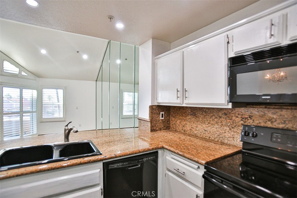 Pierhouse Condos (PRHS) - Residential