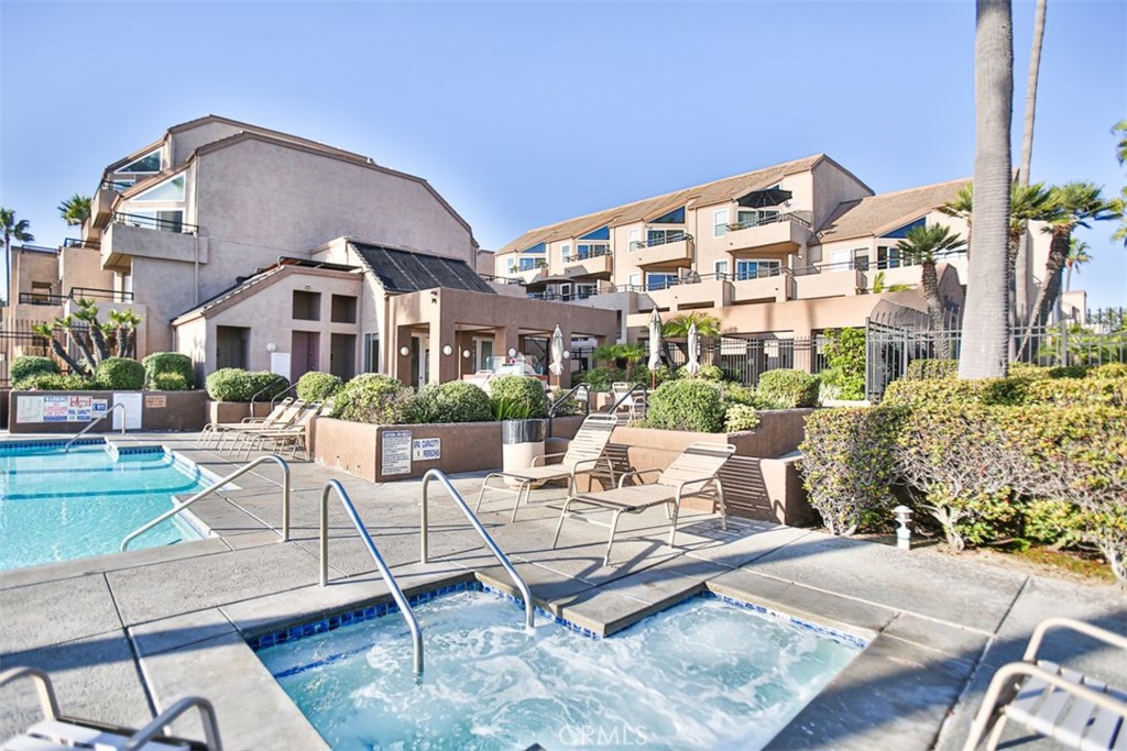 Pierhouse Condos (PRHS) - Residential