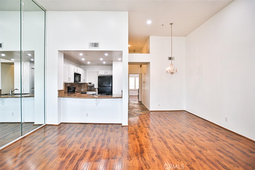 Pierhouse Condos (PRHS) - Residential