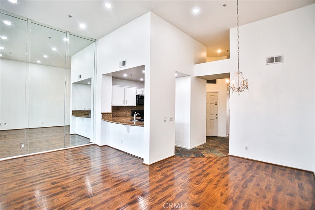 Pierhouse Condos (PRHS) - Residential