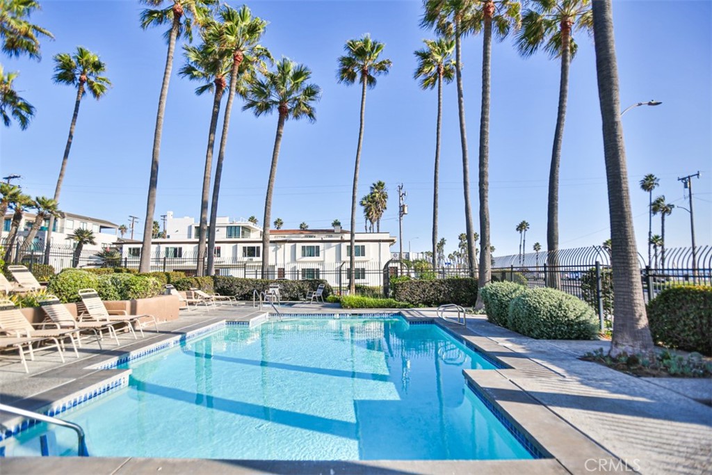 Pierhouse Condos (PRHS) - Residential