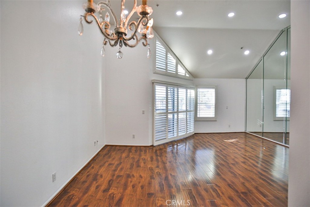 Pierhouse Condos (PRHS) - Residential