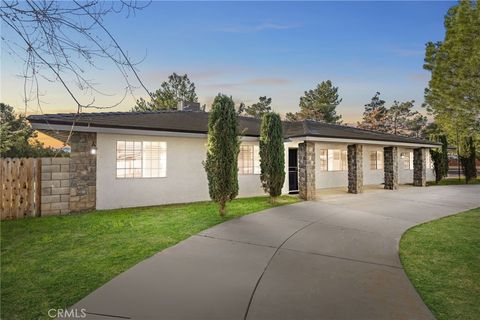 Photo of 17041 Fairburn Street, Hesperia, CA 92345 (MLS # DW26027829)