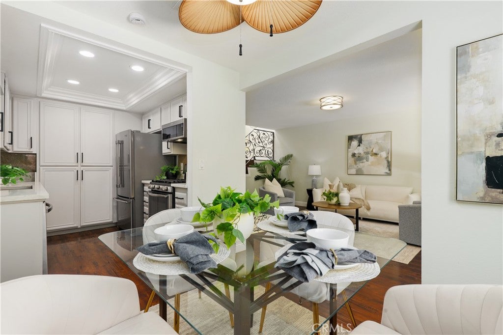 1609 Sherwood Village Circle