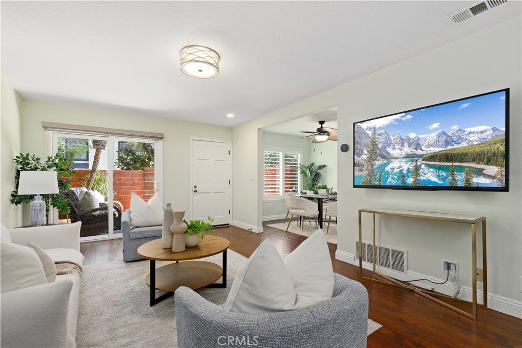 1609 Sherwood Village Circle
