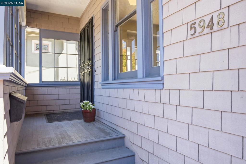 Photo of 5948 Howell St ST, Oakland, CA 94609 (MLS # 41142924)