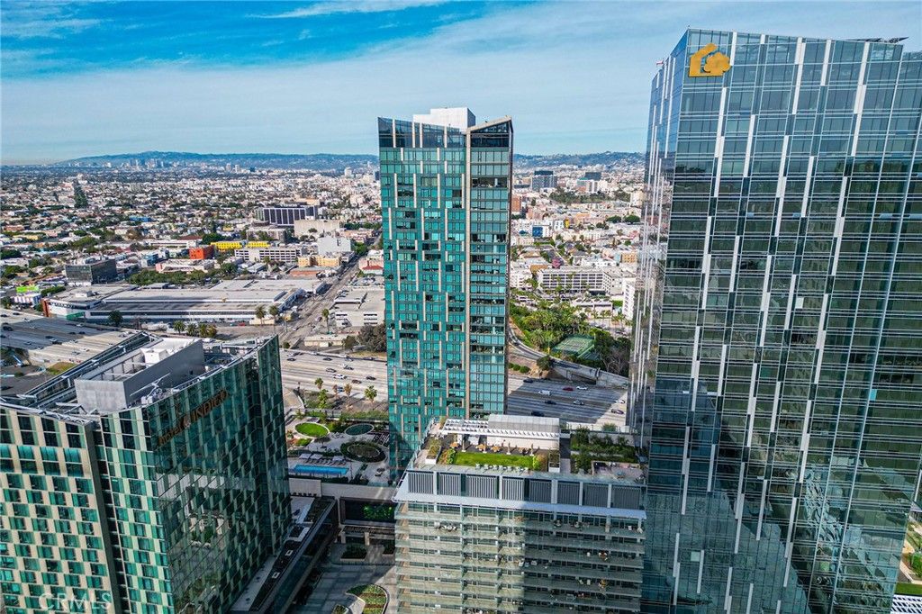 Photo of 889 Francisco Street #3205, Los Angeles, CA 90017 (MLS # AR26023460)