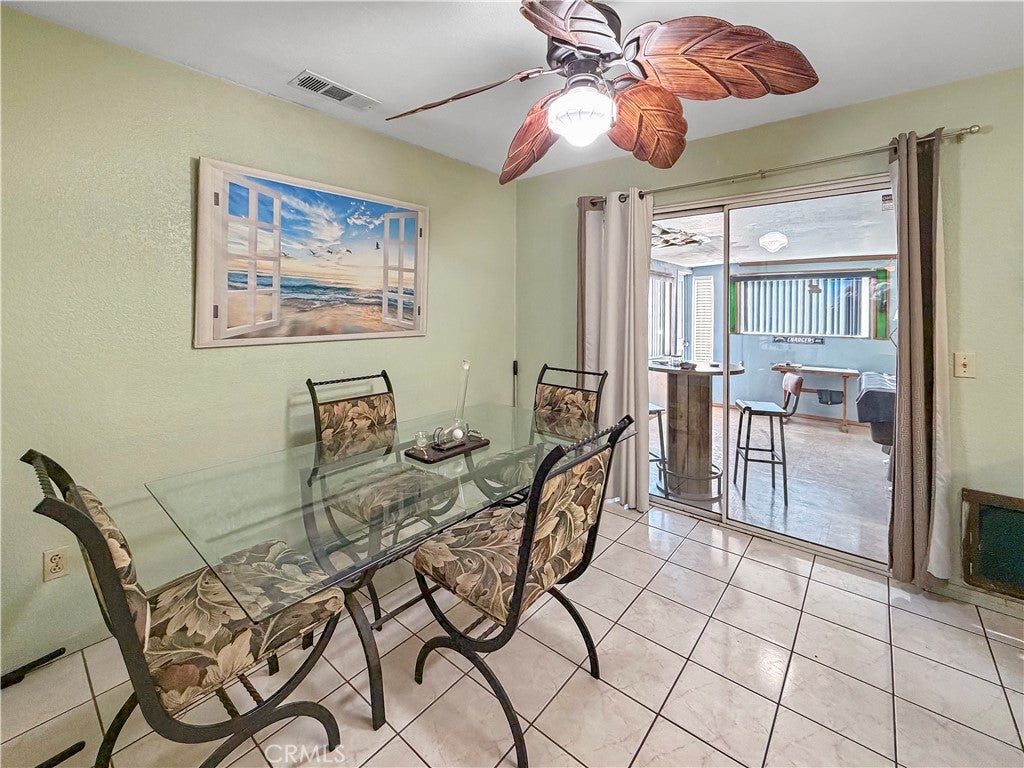 210 E Oasis