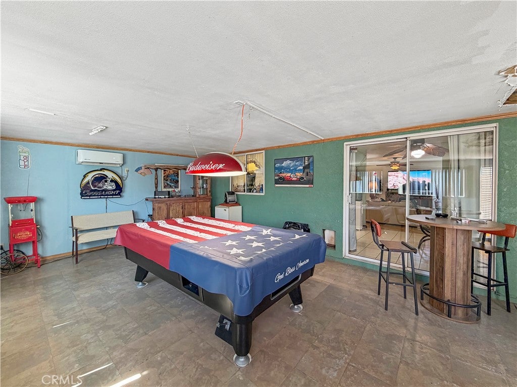 210 E Oasis