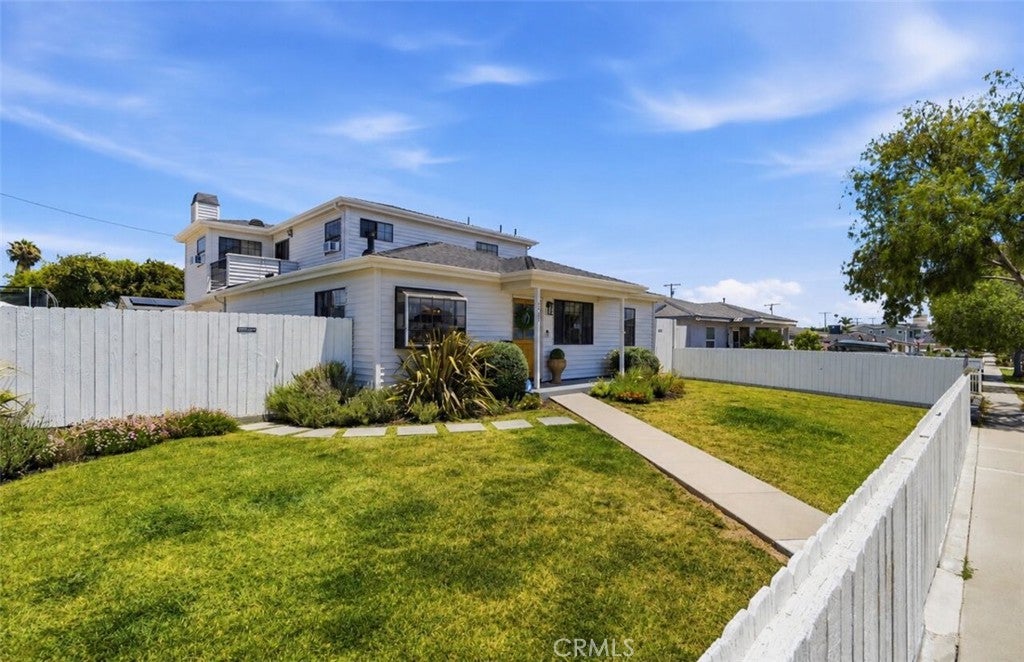 3427 W 187th Street