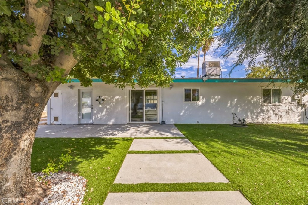Welcome to your Palm Springs retreat. This charming single-family home offers 3 bedrooms, 2 bathrooms, and 1,193 sq. ft. of living space on an expansive 10,890 sq. ft. lot. Once inside you'll find modern recessed lighting throughout, creating a bright and inviting atmosphere.
The backyard is an entertainer's dream, featuring a sparkling pool and relaxing hot tub surrounded by beautiful landscaping, perfect for soaking up the Palm Springs sunshine. The attached 1-car garage has been thoughtfully converted into a stylish entertainment room, complete with a pool table, ideal for hosting friends and family.
Whether you're looking for a full-time residence, a vacation getaway, or an investment opportunity, this home delivers the quintessential Palm Springs lifestyle.