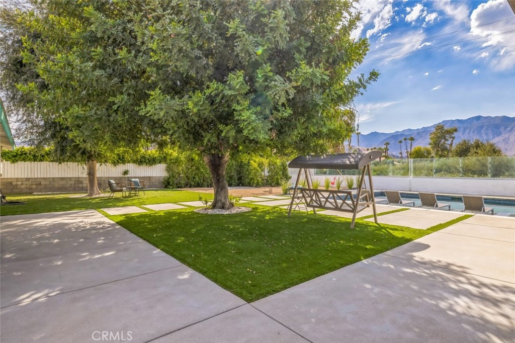 Central Palm Springs (33215) - Residential