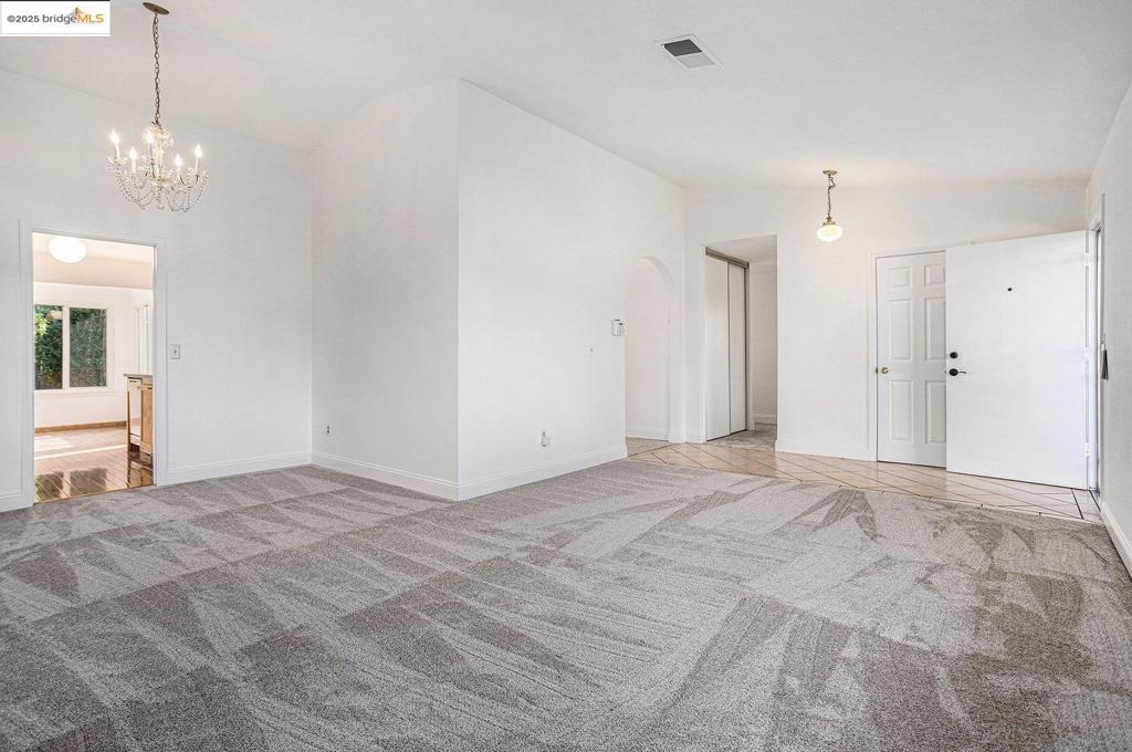 OAKLEY - Residential