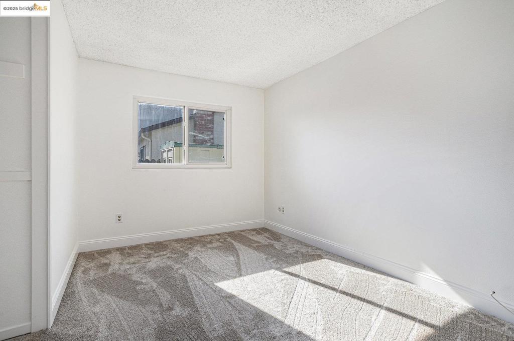 OAKLEY - Residential