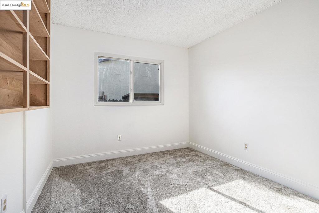 OAKLEY - Residential