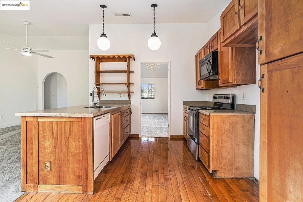 OAKLEY - Residential