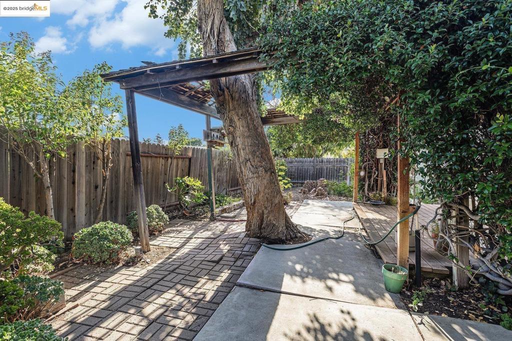 OAKLEY - Residential