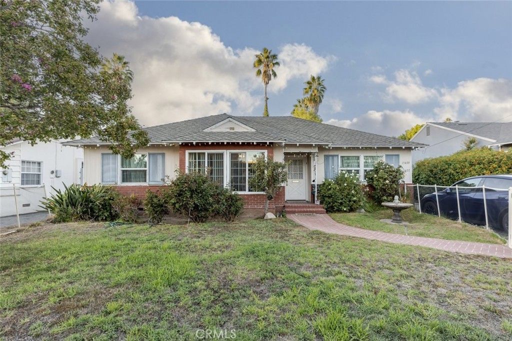 Photo of 15439 Hart Street, Van Nuys, CA 91406 (MLS # GD25259189)