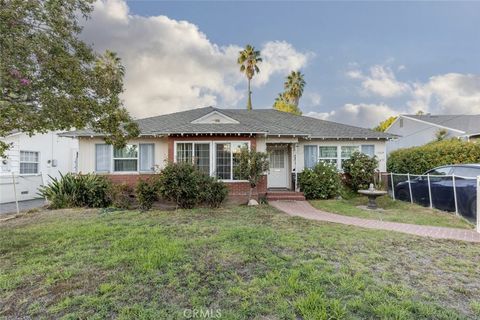 Photo of 15439 Hart Street, Van Nuys, CA 91406 (MLS # GD25259189)