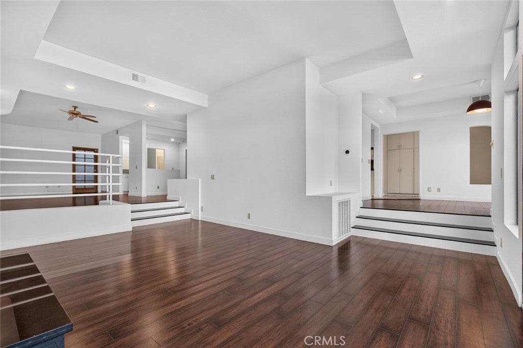 1425 Columbia Dr