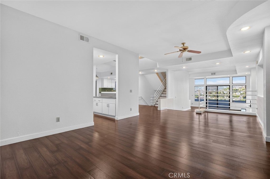 1425 Columbia Dr