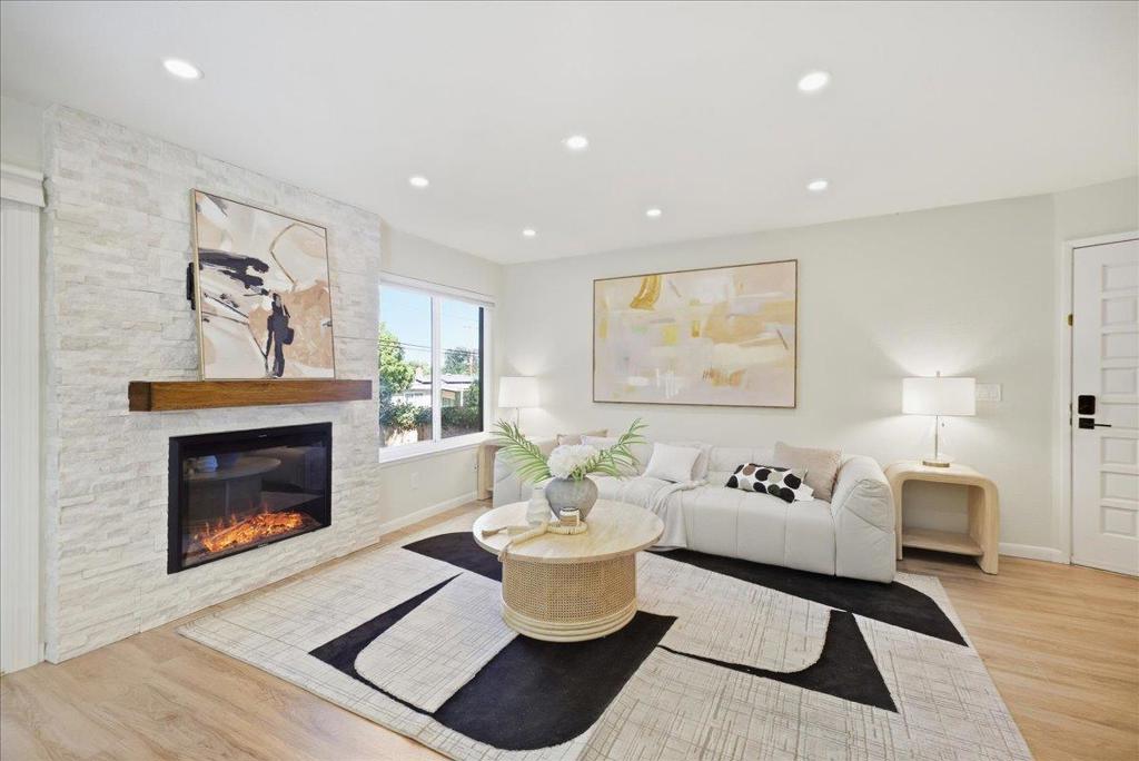16133 Loretta Lane
