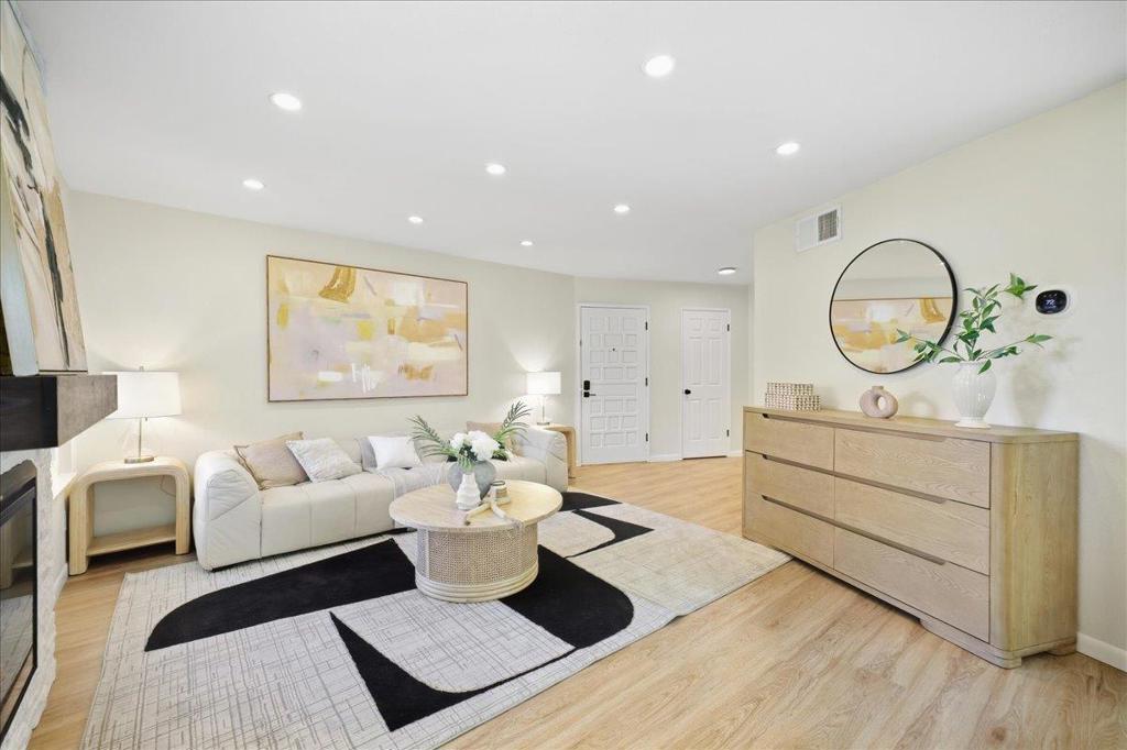 16133 Loretta Lane