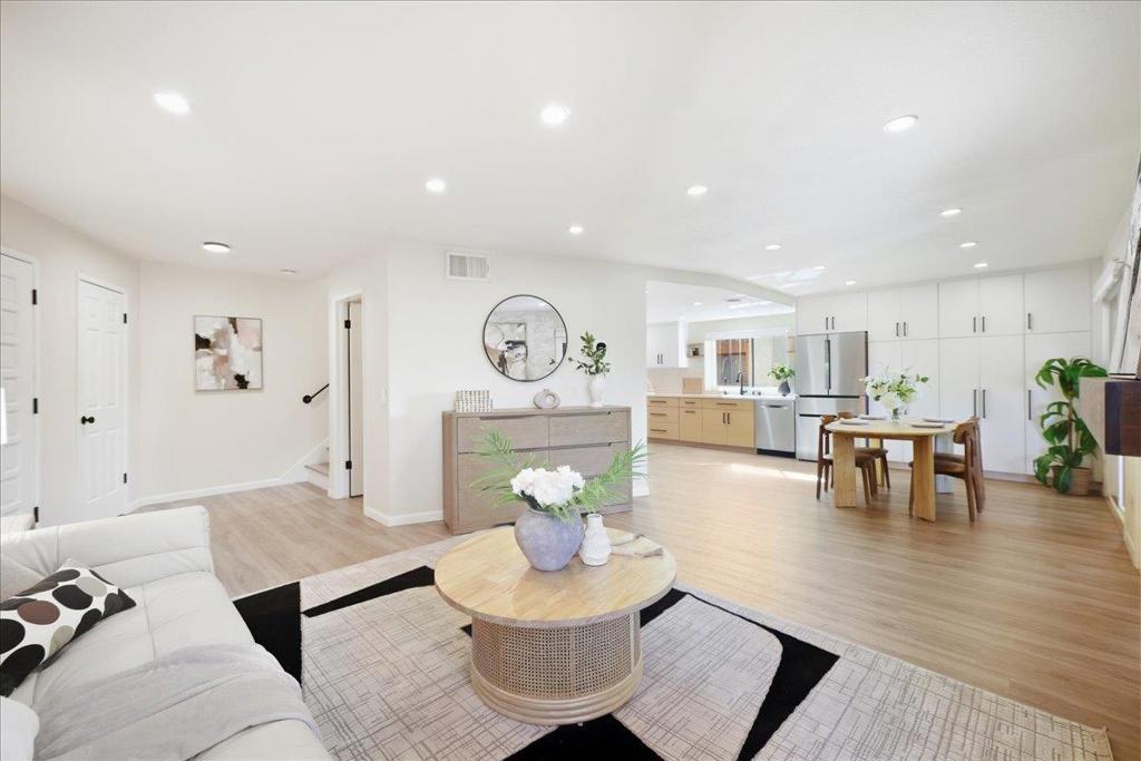 16133 Loretta Lane