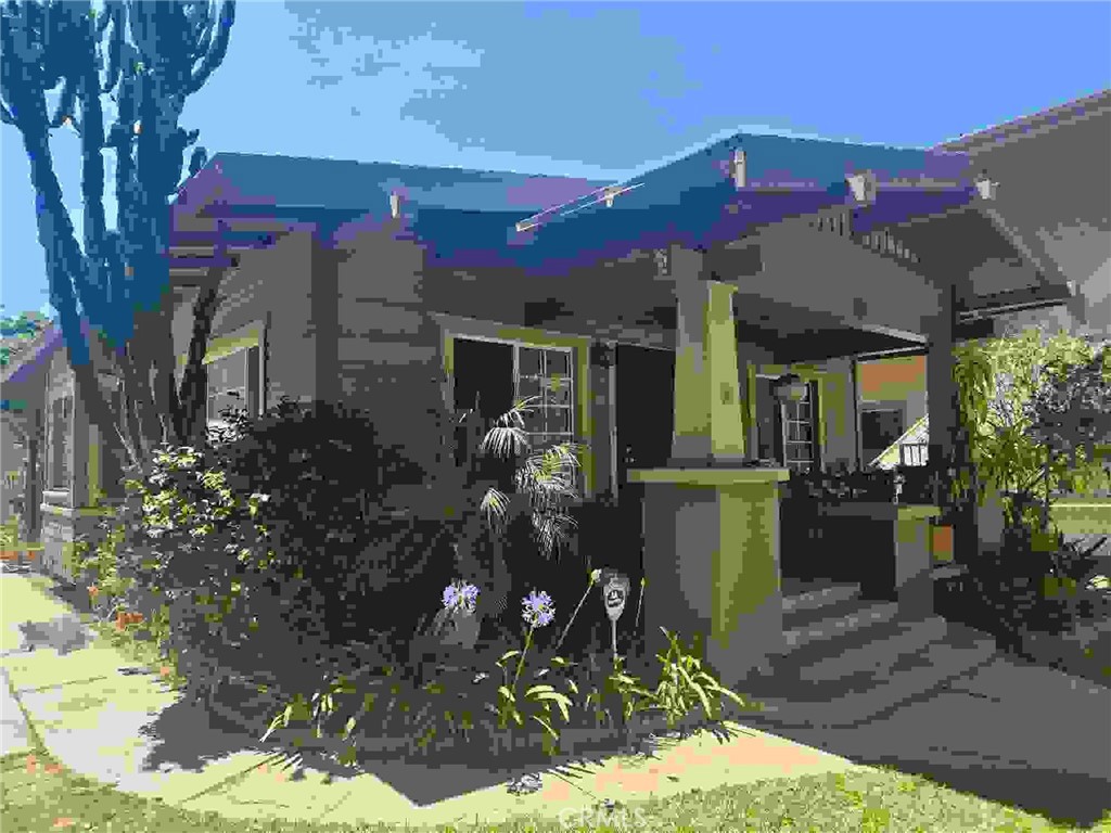 1121 Gladys Avenue