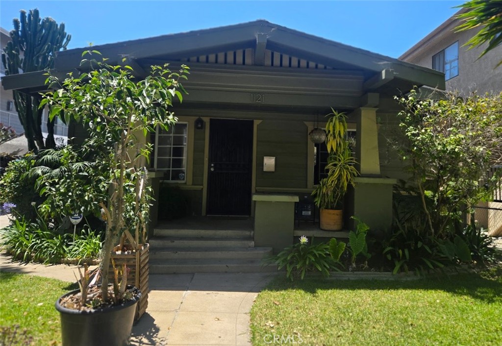 1121 Gladys Avenue