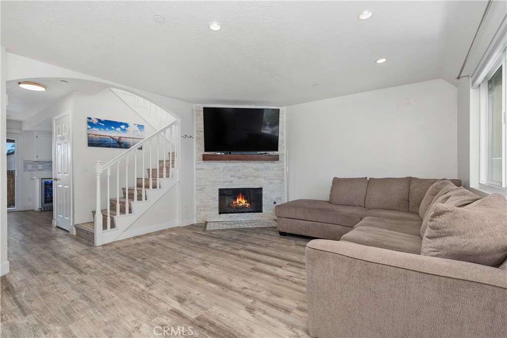 606 Lake Street 22