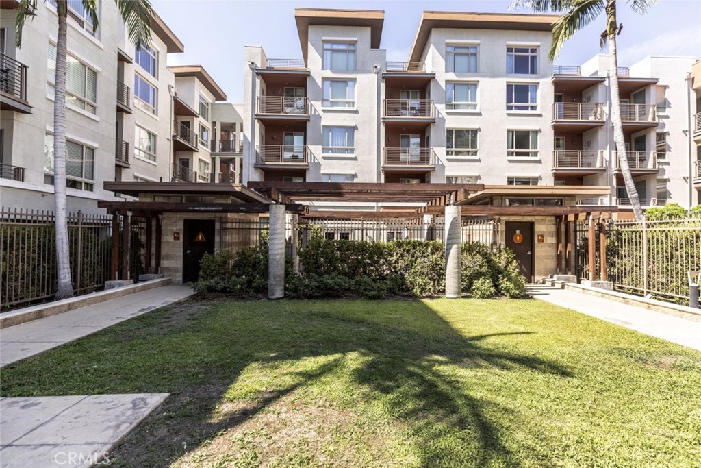 100 S Alameda Street 353