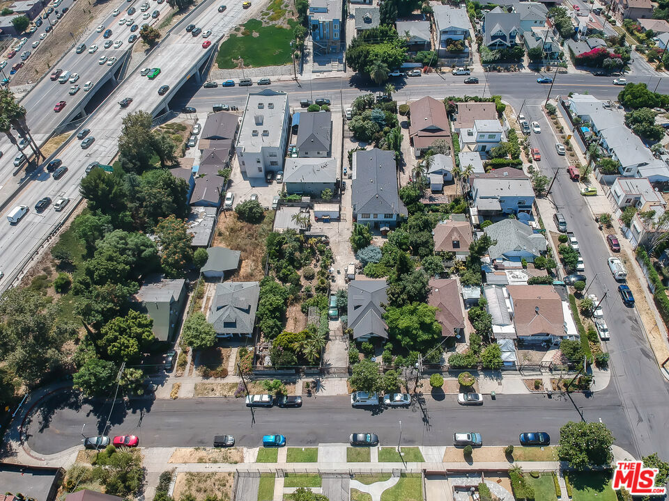 439 N Commonwealth Avenue