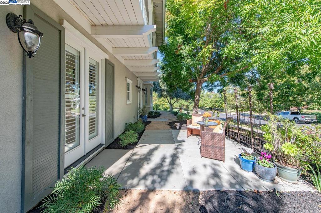 VINEYARD GATE - Residential