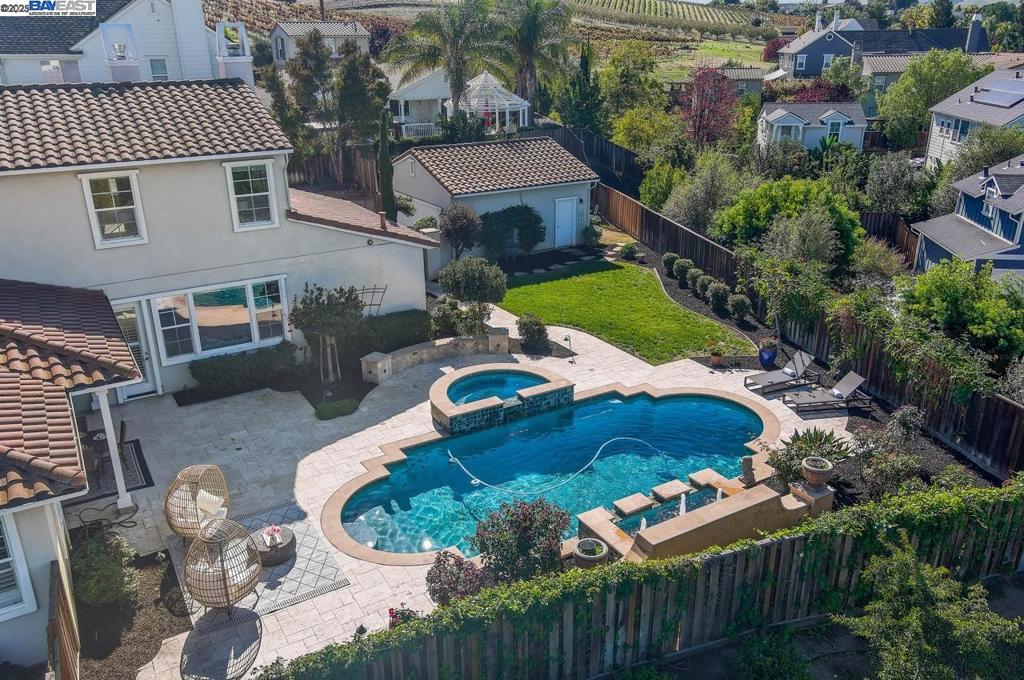 VINEYARD GATE - Residential