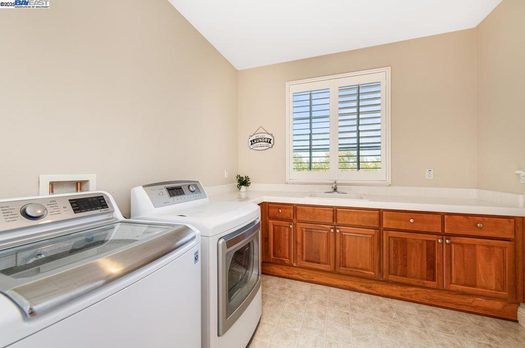 VINEYARD GATE - Residential