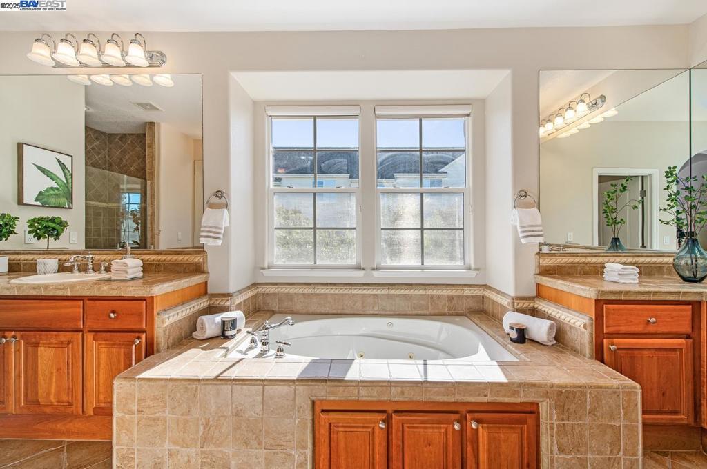 VINEYARD GATE - Residential