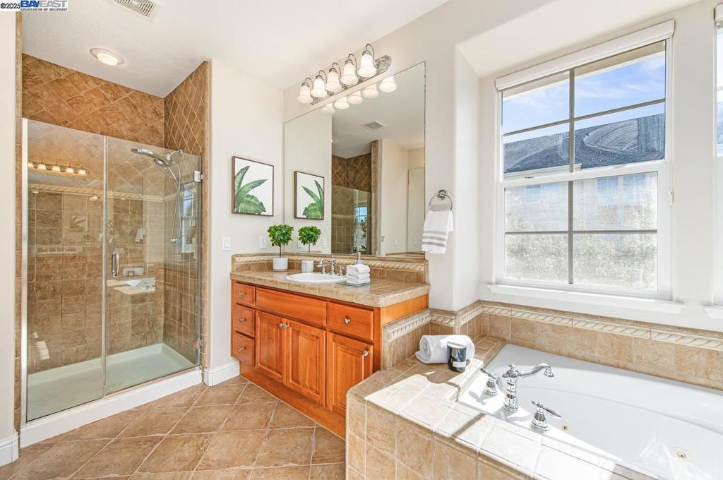 VINEYARD GATE - Residential