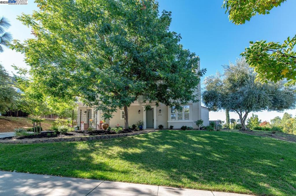 VINEYARD GATE - Residential