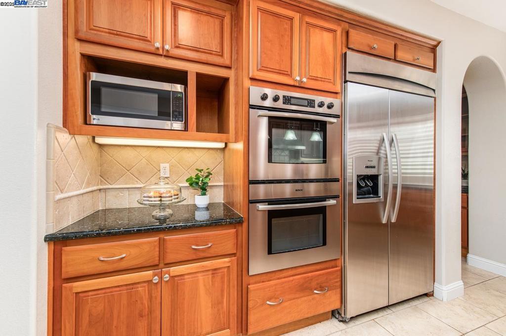 VINEYARD GATE - Residential