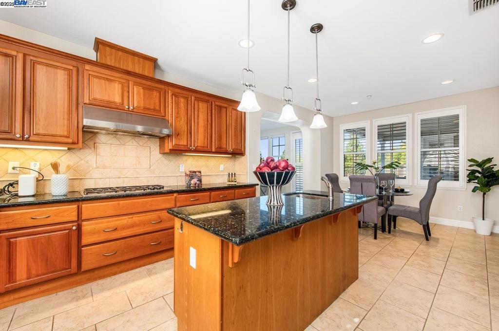 VINEYARD GATE - Residential