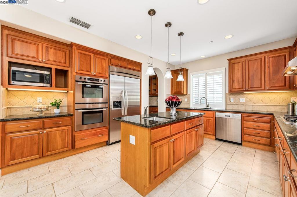 VINEYARD GATE - Residential