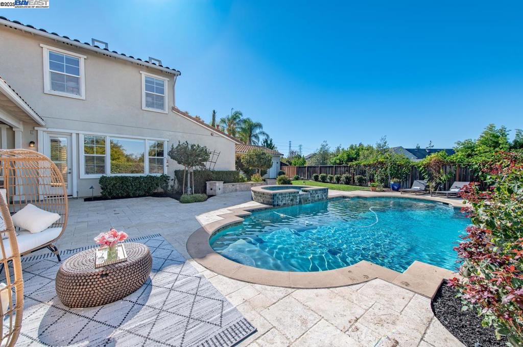 VINEYARD GATE - Residential