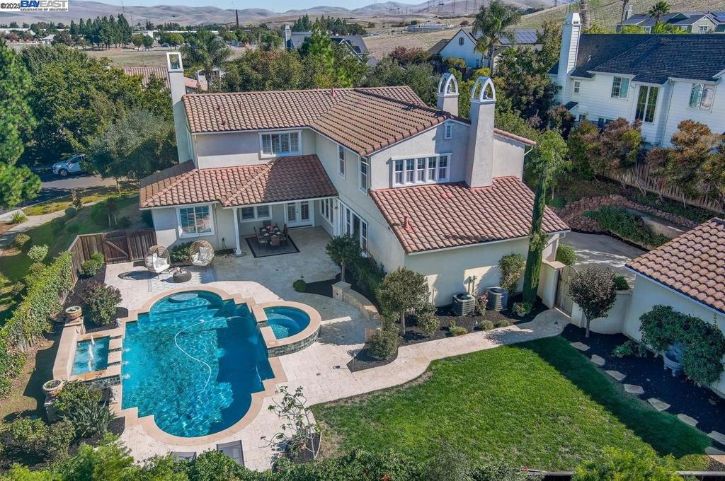 VINEYARD GATE - Residential