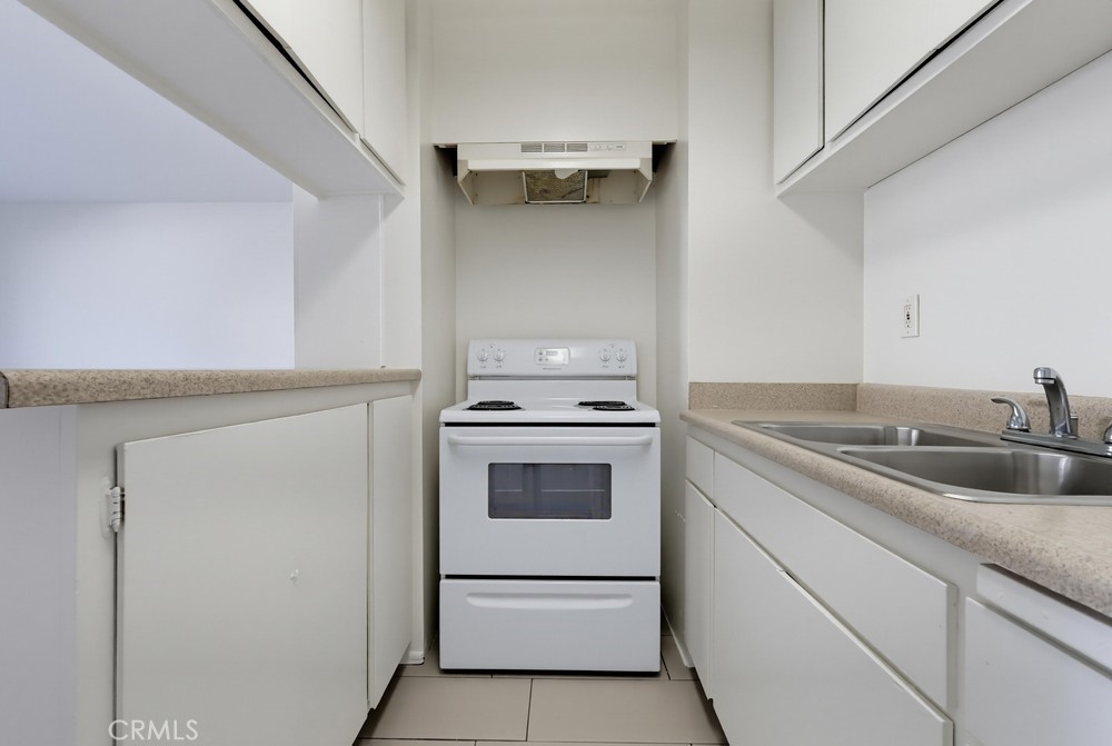 5585 E Pacific Coast Highway E 107