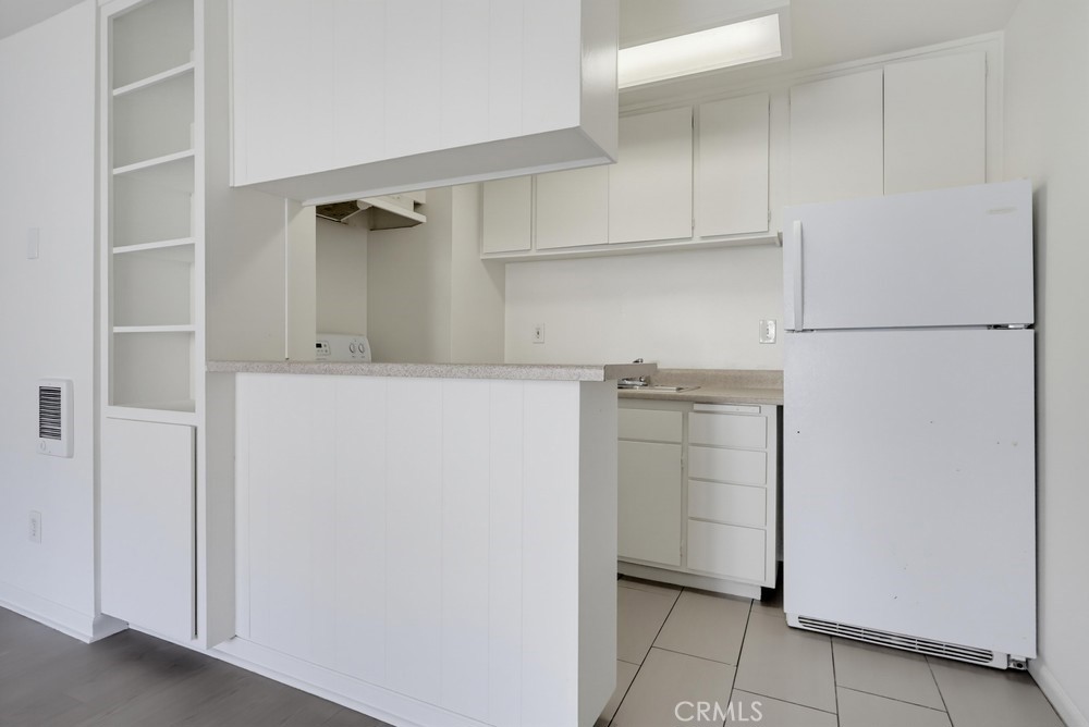 5585 E Pacific Coast Highway E 107