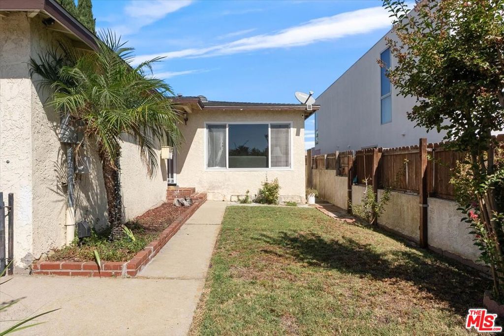 980 W Summerland Avenue