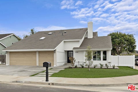 Photo of 18362 Oxboro Lane, Huntington Beach, CA 92648 (MLS # 26993185)