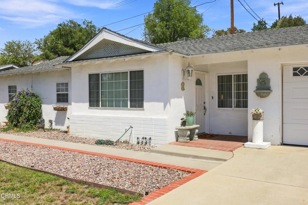 405 Calle Jazmin