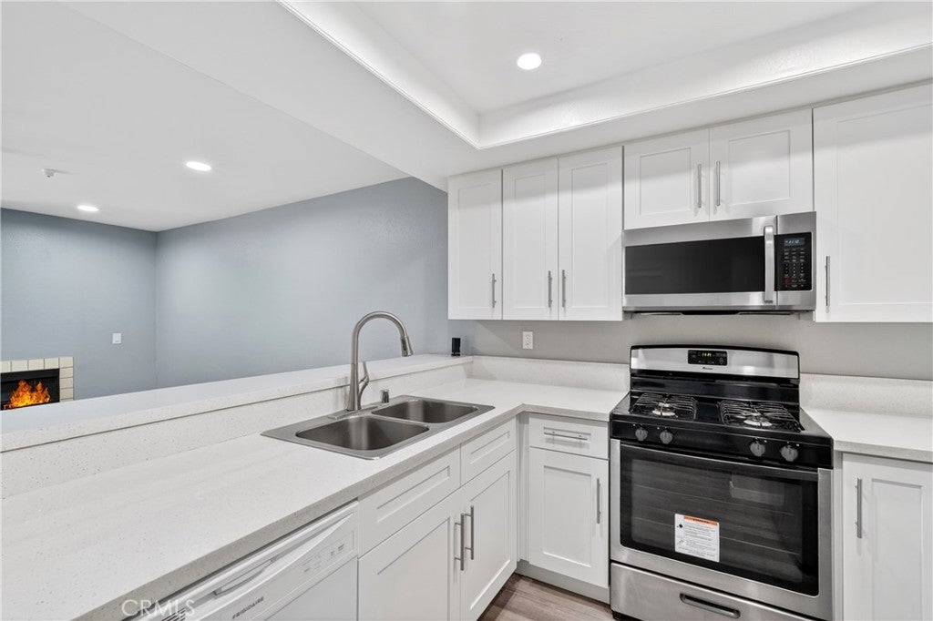 550 Orange Ave 114